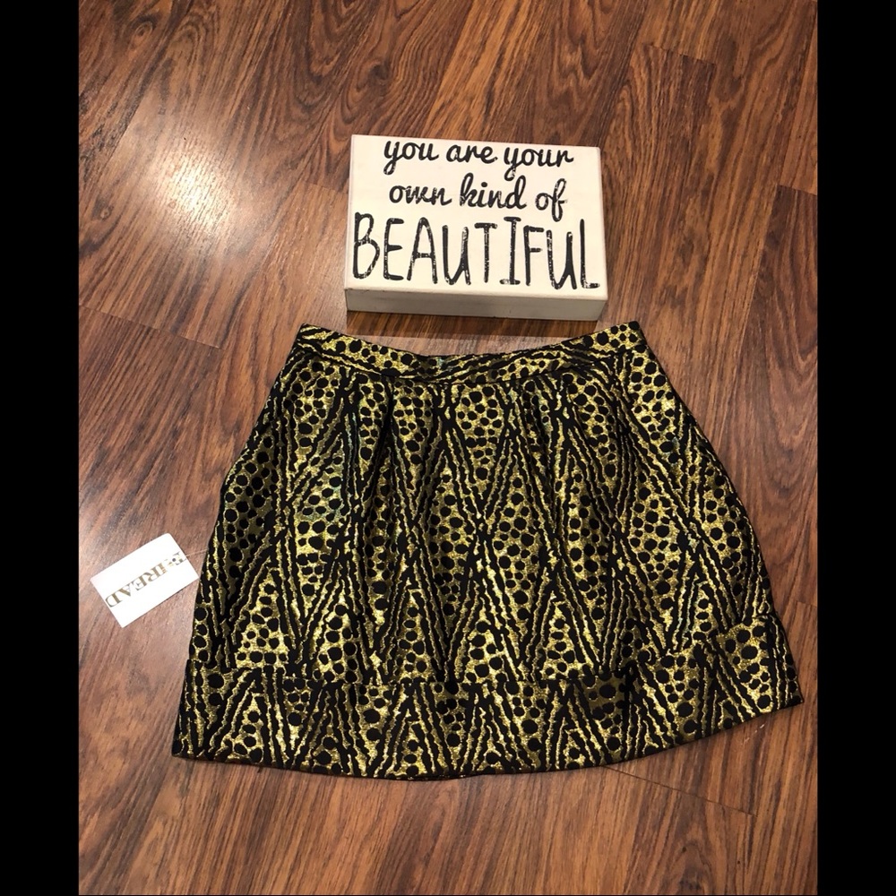 NWT THREAD SOCIAL BLACK & GOLD SKIRT 👯‍♀️
